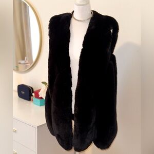 Luxury Black Faux Fur Vest | Cozy Winter Layer | Pockets | Size M